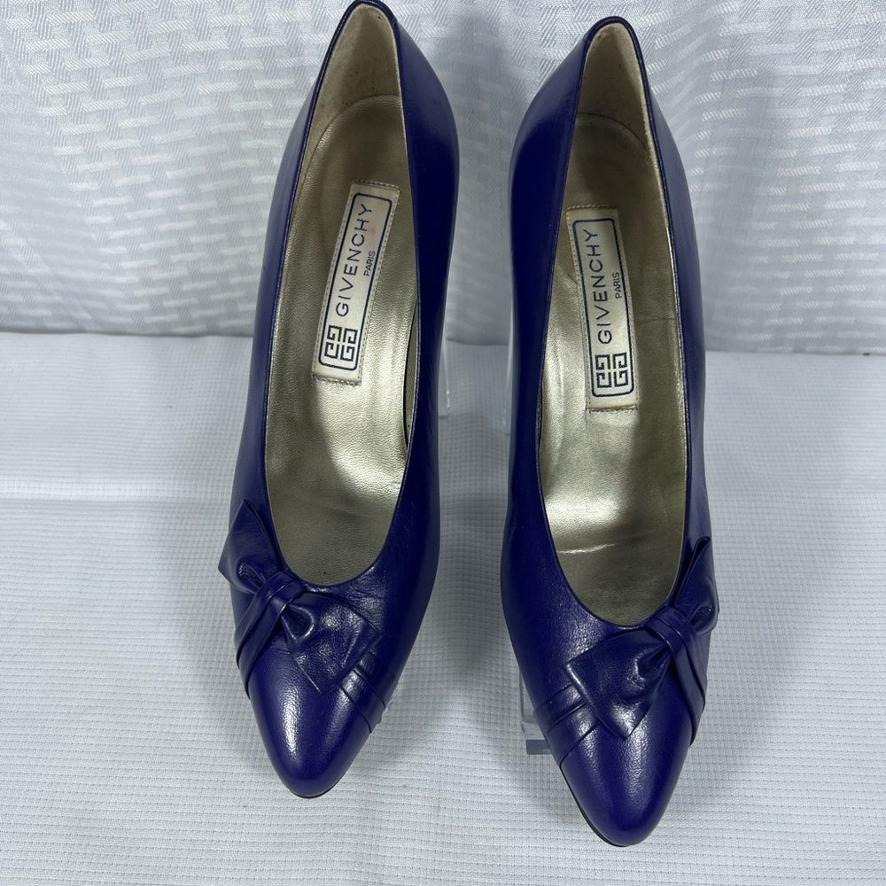 7183: Givenchy Vintage Blue Leather Bow Pumps Size 35.5 (US 5.5) w/callout - Picture 3 of 8